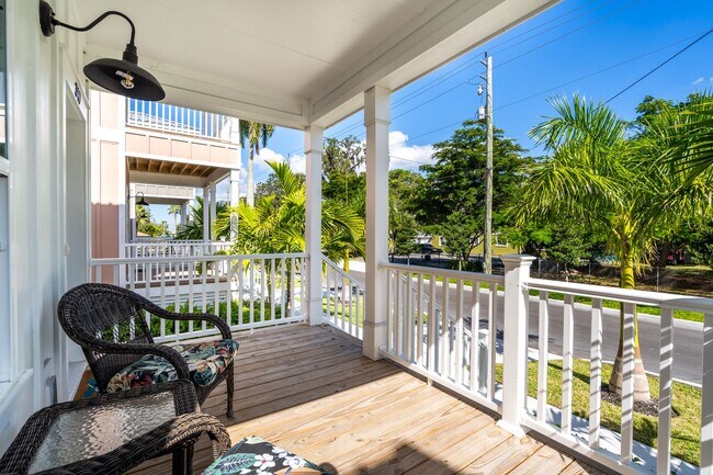 Building Photo - **25% OFF FIRST MONTHS RENT IF YOU OCCUPY ...