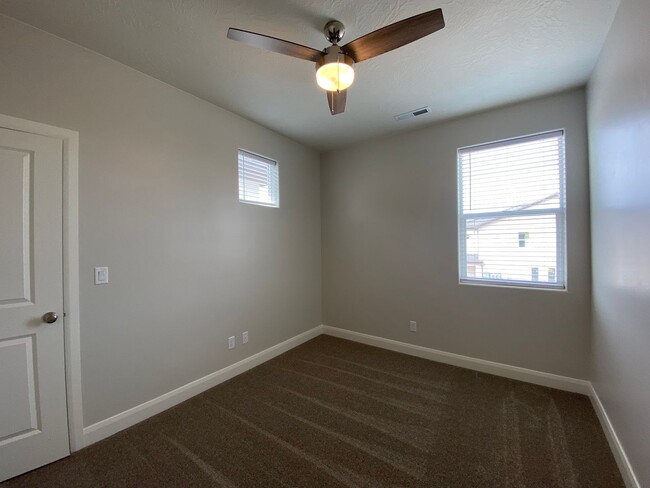 Building Photo - SAND HOLLOW TOWNHOME FOR RENT!