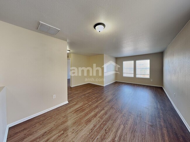 Building Photo - 2630 Coach House Loop