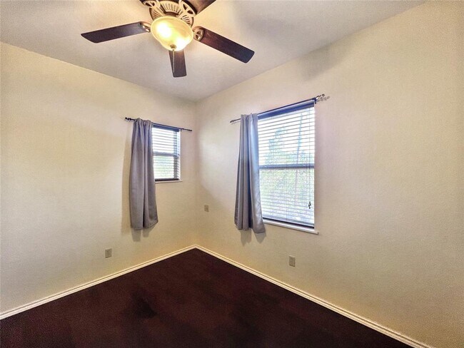 Building Photo - 8750 Scarlet Cir