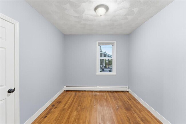 Building Photo - 108 Waterman Ave