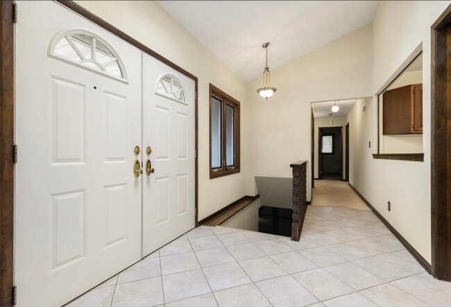 Building Photo - 5746 Berwick Pl