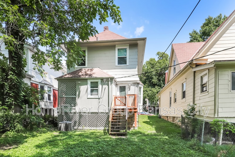 Building Photo - 3415 Smart Ave