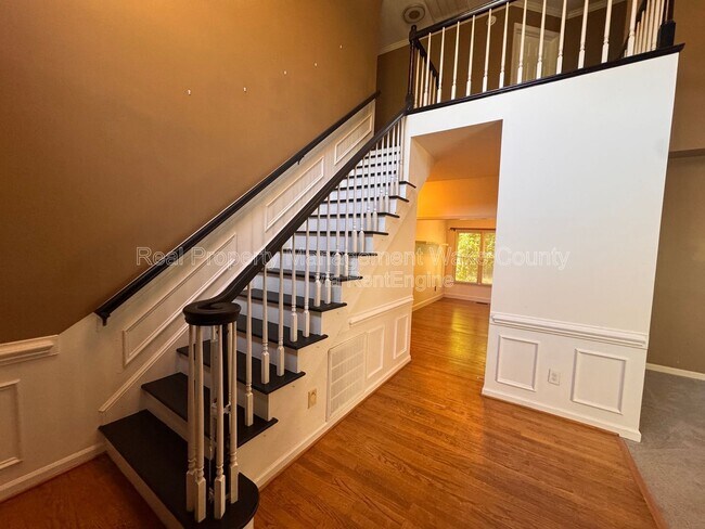 Building Photo - 102 Powder Mill Ct