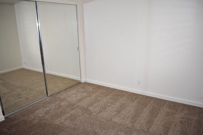 Building Photo - 469 Anacapa Dr