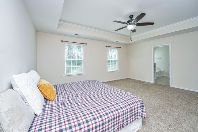 Building Photo - 201 Bigleaf Ct