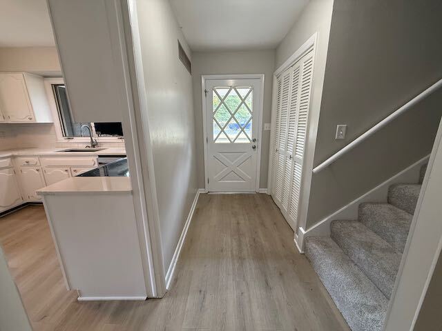 Building Photo - Large Home in Far North Peoria