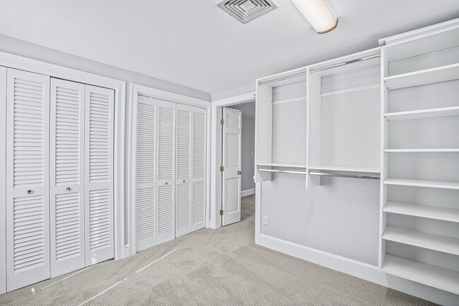 Building Photo - 11 Elmwood Ave