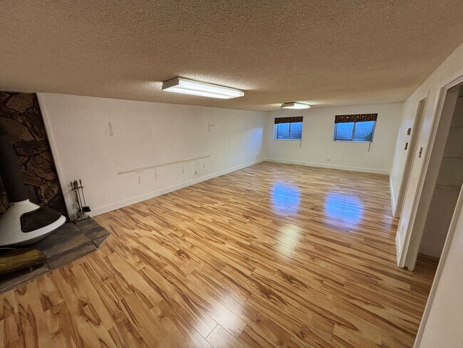 Building Photo - Nice Rambler home with a finished basement in desirable neighborhood