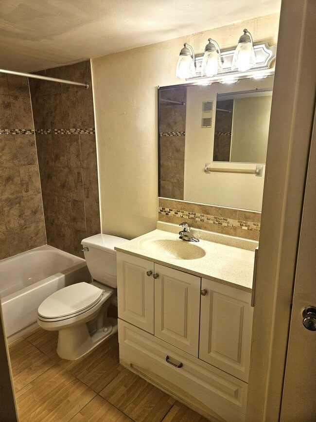 Building Photo - First Floor Condo in 55+ Community in Dunedin FL