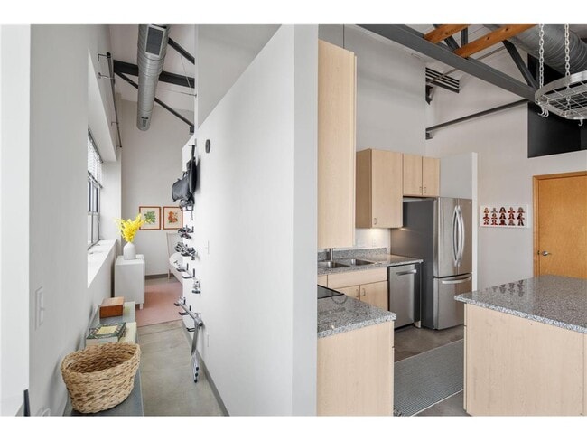 Building Photo - 111 E Franklin Ave