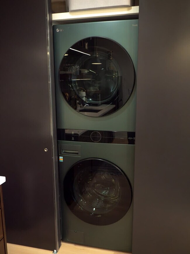 Building Photo - 3413 W Sunset Ave