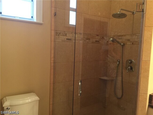 Building Photo - 7943 Haven Dr