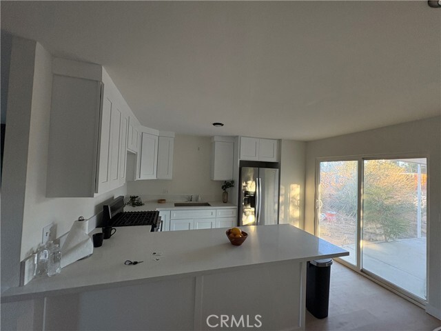 Building Photo - 16245 Pine St