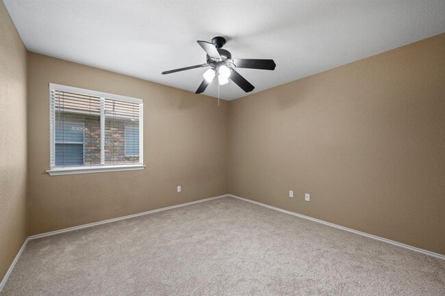 Building Photo - 3841 Castle Rock Cove