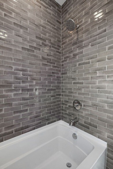 Building Photo - 2109 Chadwell Retreat Dr
