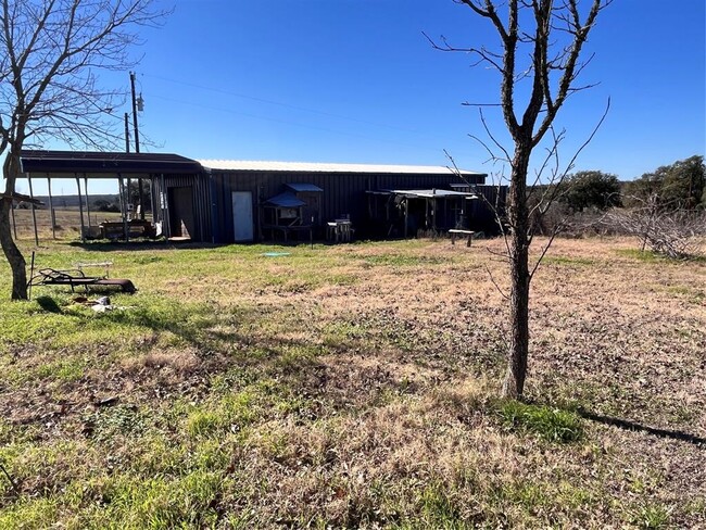 Building Photo - 162 FM 672