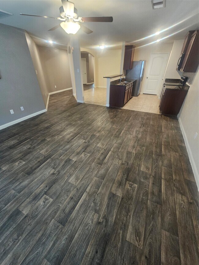 Building Photo - 6011 Treasure Cove Rd