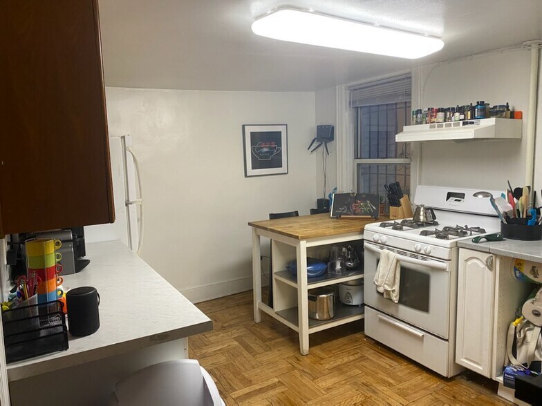 Kitchen - 587 Lorimer St