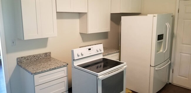 Building Photo - 1620 Riverside Dr