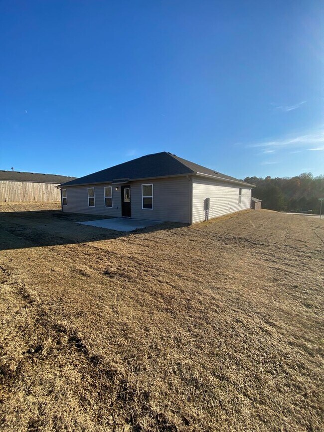 Building Photo - Now Pre-Leasing in Cedar Bluff — Stunning 4-Bed, 2-Bath Home You Don’t Want to Miss!