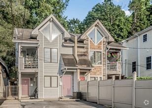 Building Photo - 766 Warburton Ave