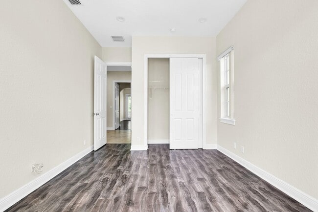 Building Photo - 3432 NE 15th Ave