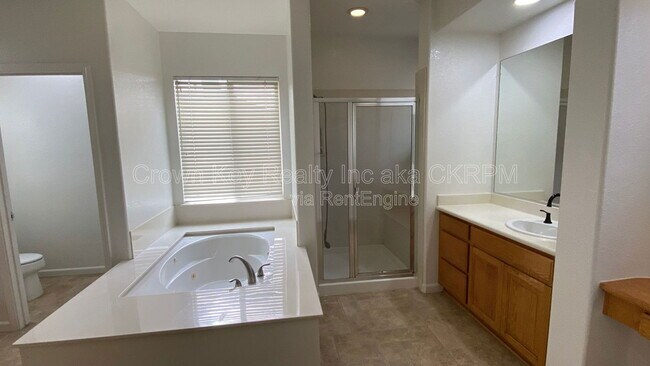 Building Photo - 2978 Jackson Ave