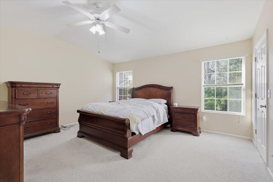 Building Photo - 203 Tallwood Ln