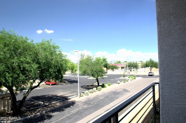 Building Photo - 2090 S Dorsey Ln