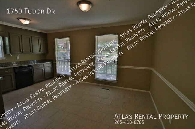 Building Photo - 1750 Tudor Dr