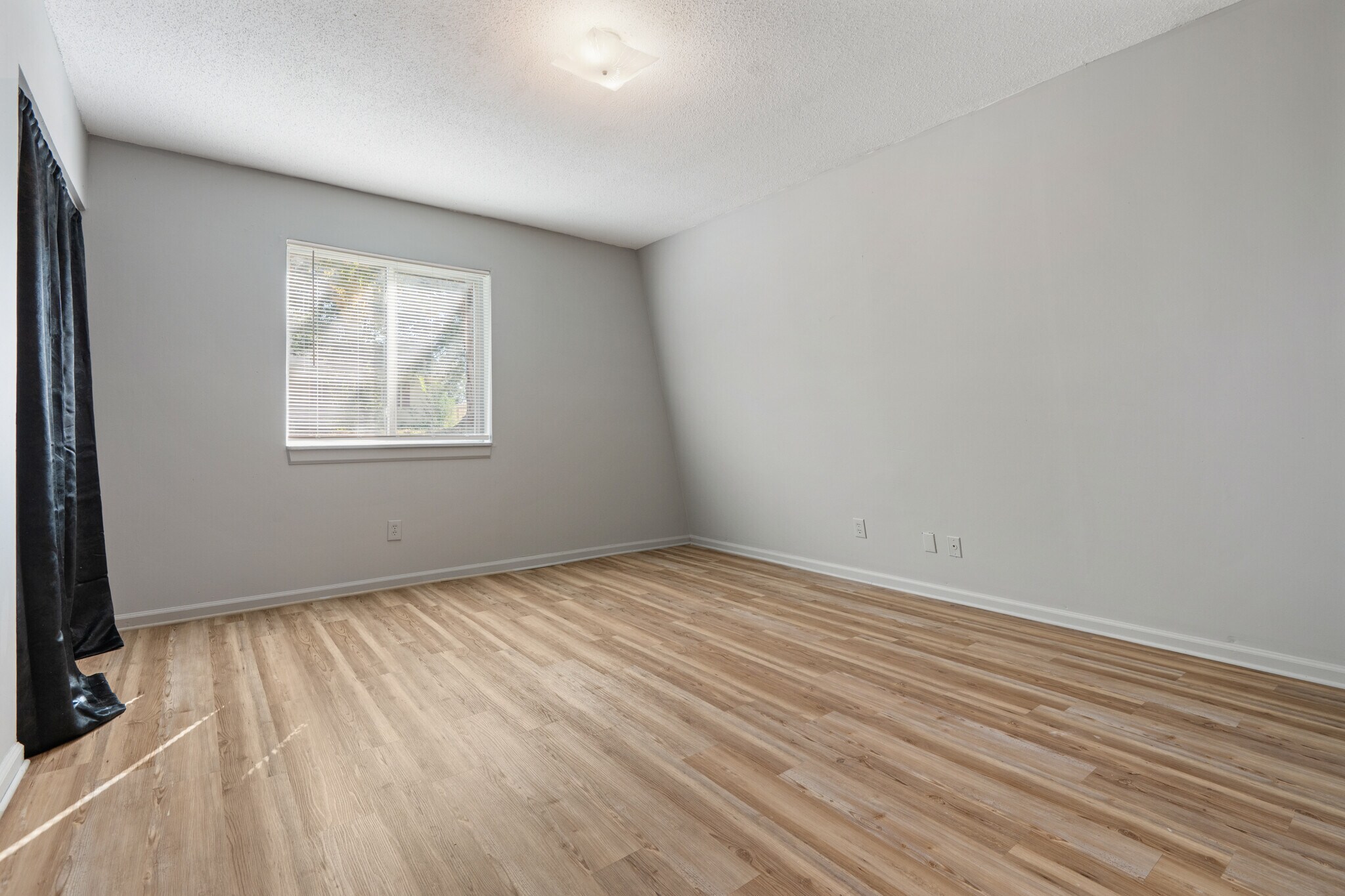 Building Photo - 511 Poplar St