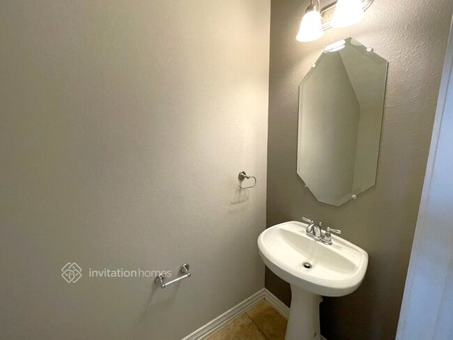 Building Photo - 30702 Basil Trace Dr