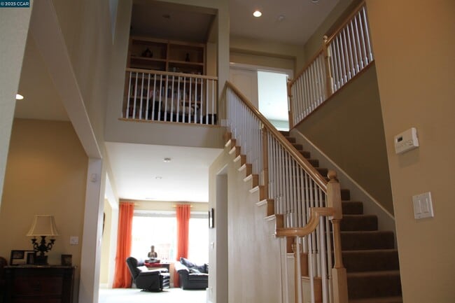 Building Photo - 852 Bandol Way