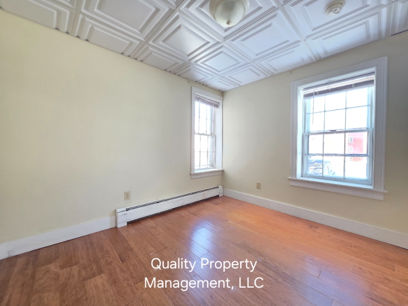 Building Photo - 128 Hammond St