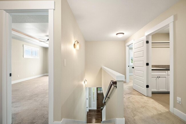 Building Photo - Spacious 4-Bedroom Dream Home – Perfect fo...