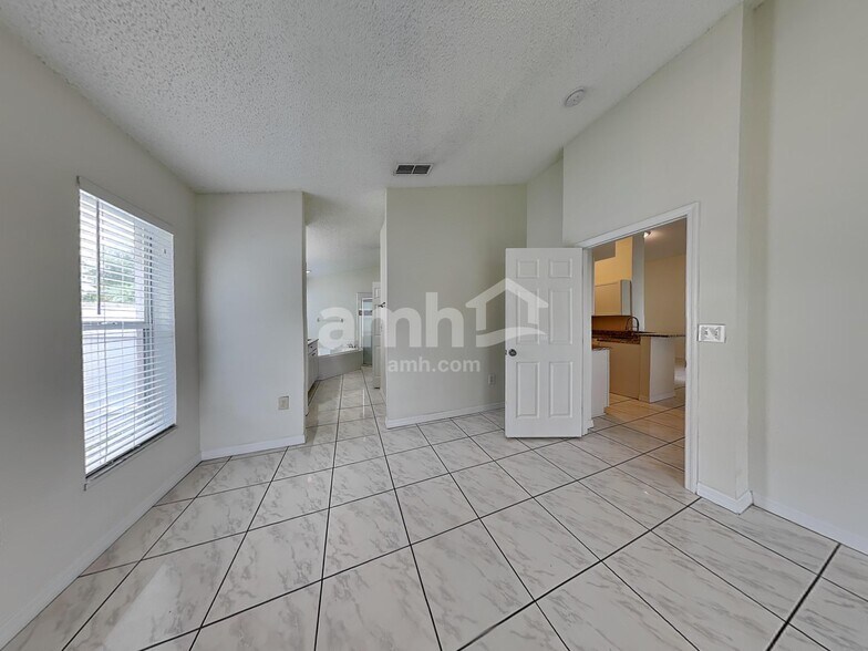 Building Photo - 2808 Berkshire Cir