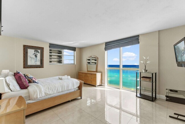 Building Photo - 3801 S Ocean Dr