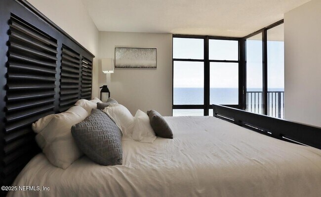 Building Photo - 1301 1st St S