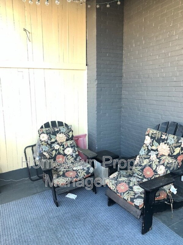 Building Photo - 1202 Penn St