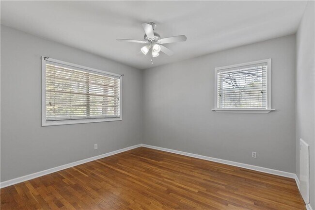 Building Photo - 3660 Peachtree Rd NE