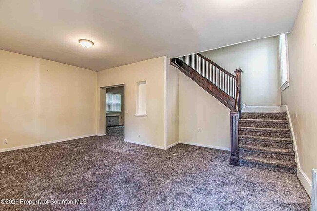 Building Photo - 815 Monroe Ave