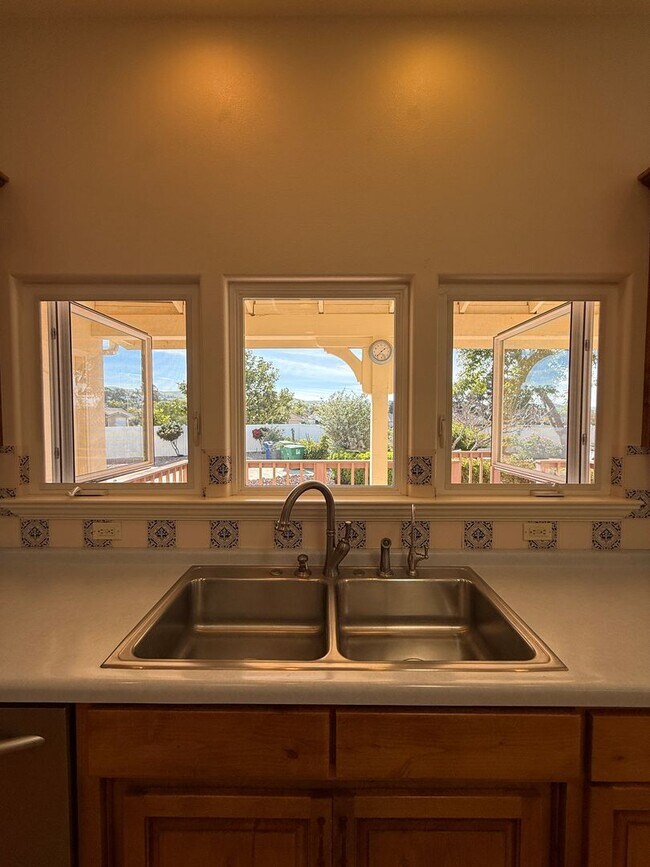 Building Photo - Beautiful Orcutt Custom Home in Solomon Estates on Approx One Acre