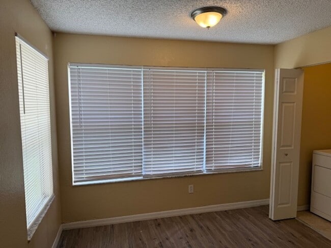 Building Photo - Beautiful large ground floor one bedroom condominium