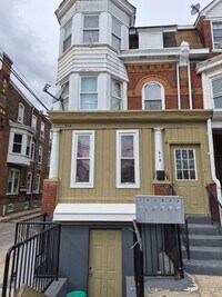 Building Photo - 915 Tilghman St
