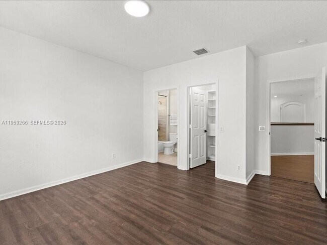 Building Photo - 1819 Mariners Ln