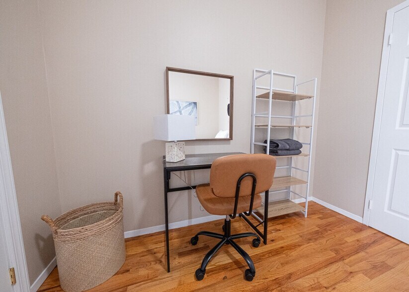 Building Photo - 240 W 112th St