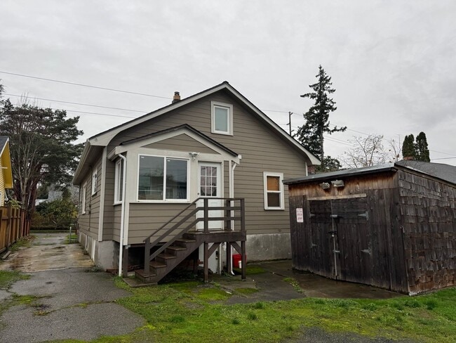 Building Photo - Charming House in Bellingham - 4 Bedroom 1...