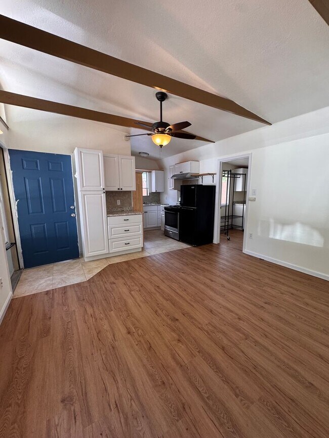 Building Photo - 231 Foresthill Ave