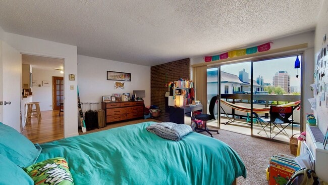 Building Photo - 555 E 10th Ave